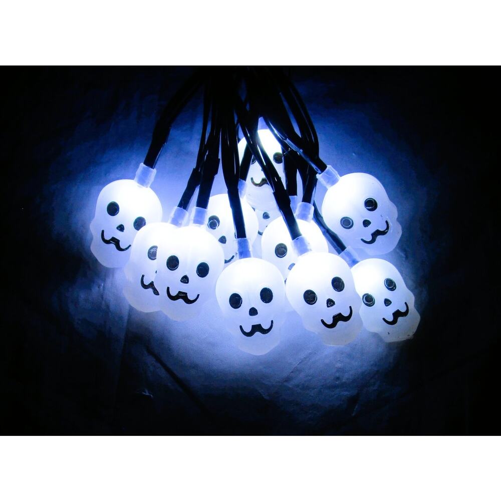 LED Skull String Lights 4.3 ft 12 Bulbs Battery Operated Goth Halloween Decor